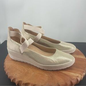 Vionic Metallic Cream Wedges